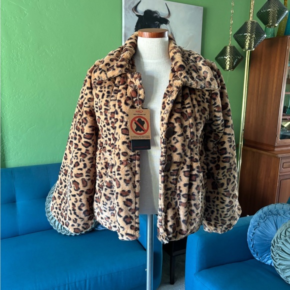 Leopard Jacket - Picture 1 of 8